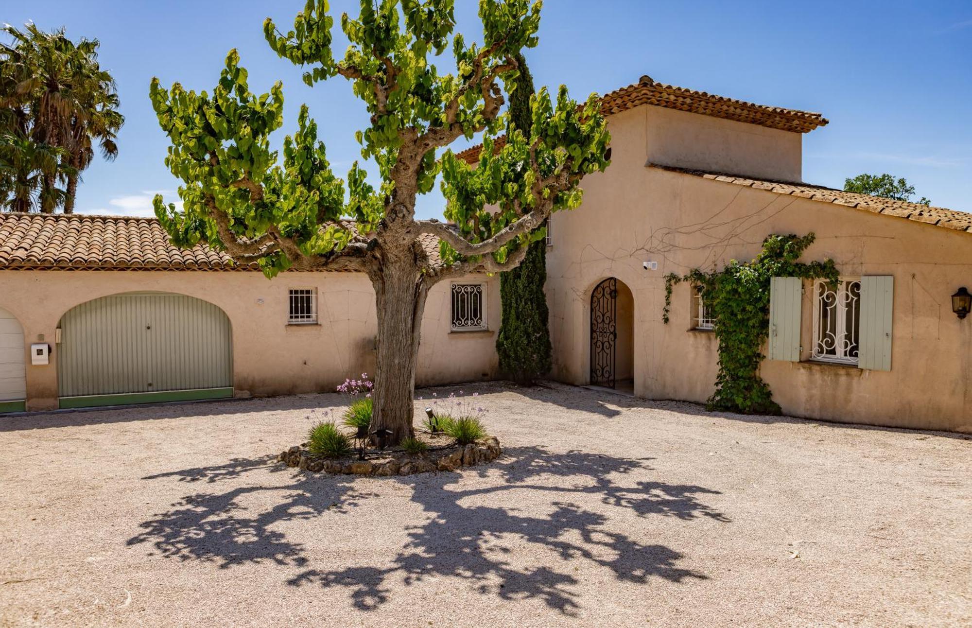 Superbe Villa, Piscine Chauffee, Jardin, Climatisee, Proche Du Village Le Plan-de-la-Tour エクステリア 写真